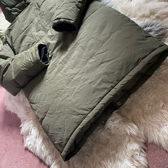 Abercrombie and Fitch Sleeping Bag Puffer - Picture 14 of 15